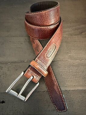 Columbia Men's Brown Leather Belt with Brushed Metal Buckle 46